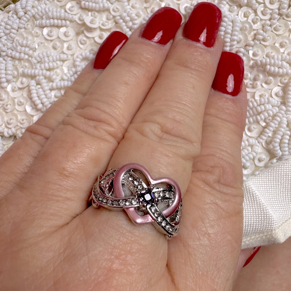 💗Silver Ring With Center Pink Heart💗